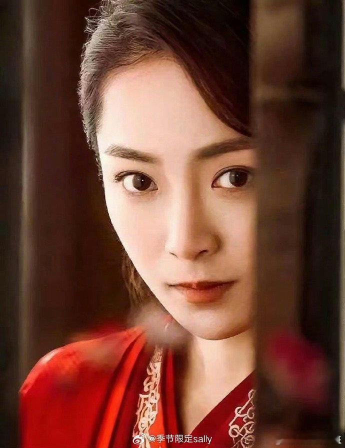 韩玖诺回应叶灵儿被换角，坦言曾怀疑自己表现不够好。5月22日，《庆余年》第一季叶