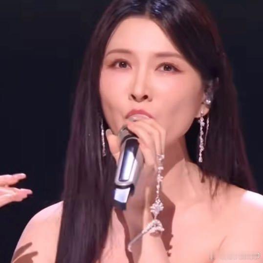 徐洁儿真的太强了徐洁儿给全组修音了 姐姐真的好牛 