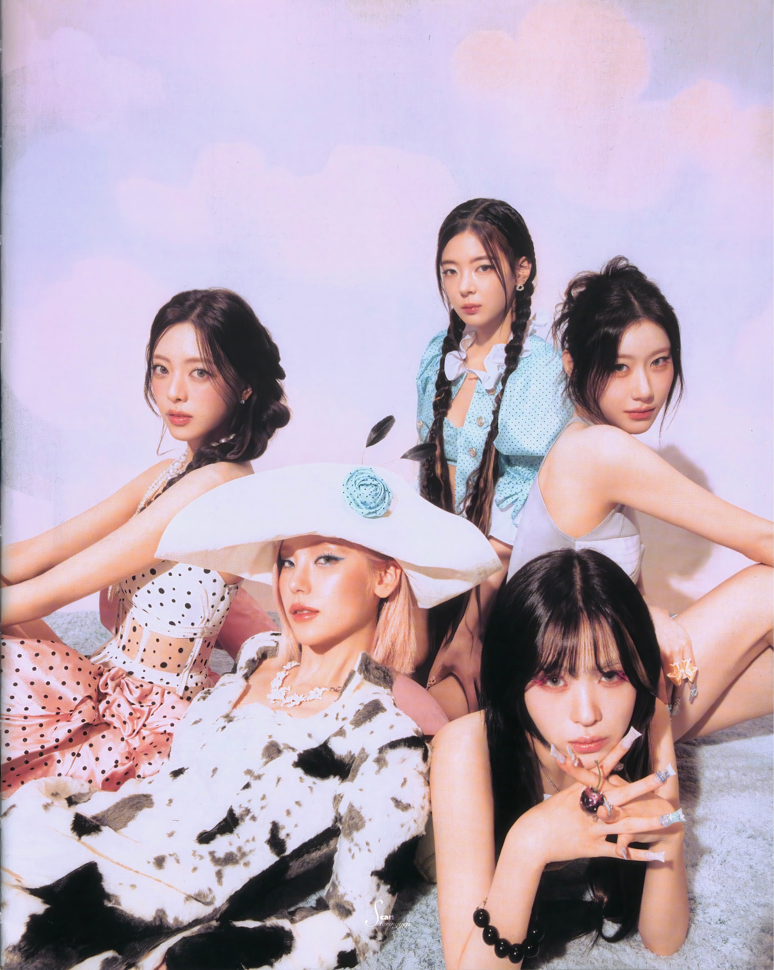 ITZY <MOTTO> PHOTOBOOK C ver扫图©storingye