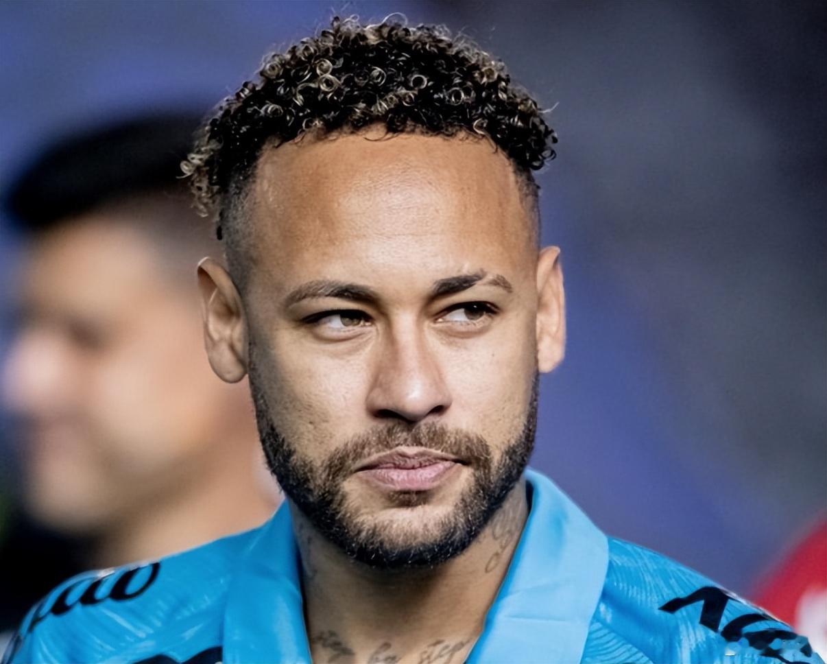 英雄归来！33岁内马尔18分钟戴帽，带队逃出降级区巴甲第37轮上演保级关键战。3