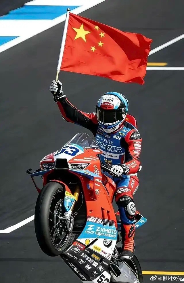 干成事离不开热爱与专业专注        张雪机车很棒，张雪本人很棒👍🏻  