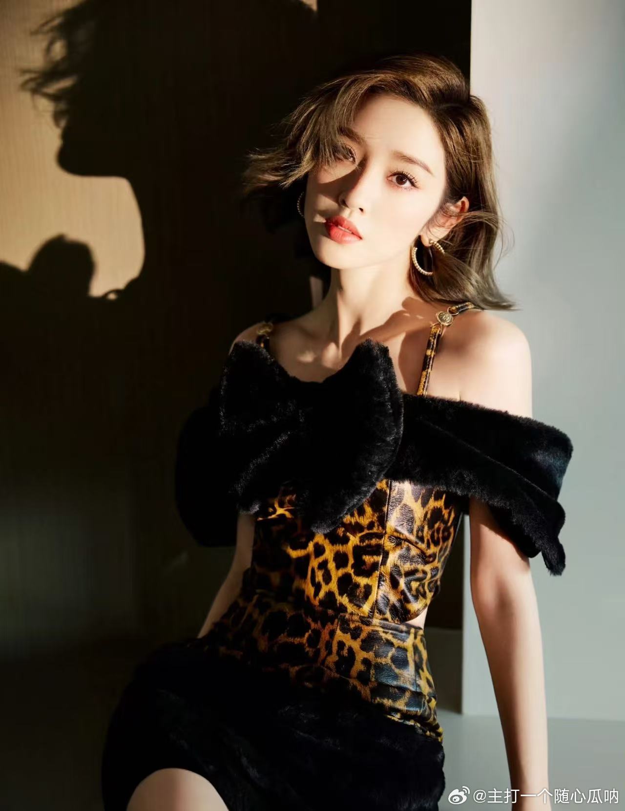 唐艺昕加盟乘风心情很曼妙 这一波官宣太惊喜！唐艺昕要上乘风了，心情曼妙到藏不住笑