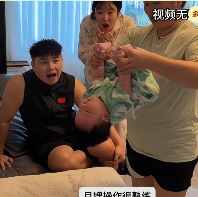 二万八雇的月嫂给宝宝做训练，没想到戳到新手爸妈的带娃盲区，
月嫂给宝宝做训练，