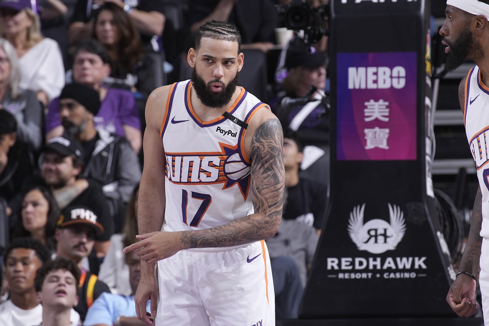 场均6.2分3.7板！名记：步行者计划用困难特例签下前锋科迪-马丁