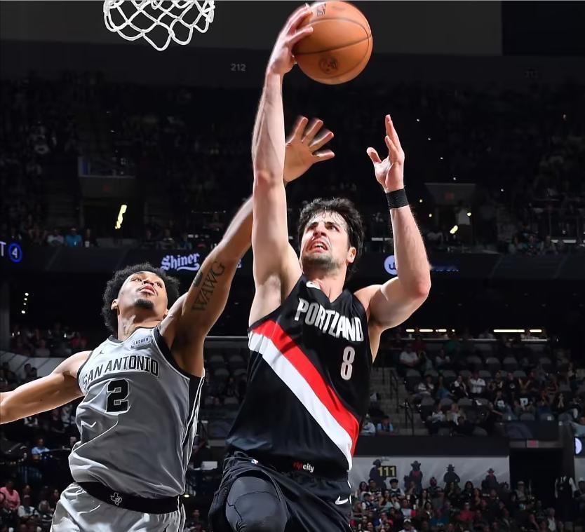 北京时间4月20日上午9点，NBA季后赛首轮即将打响，波特兰开拓者将客场挑战圣安