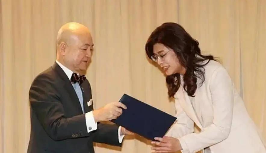 郑丽文选择在7月31日向日本灾区捐款是有意为之吗？
郑丽文选择在7月31日给日本