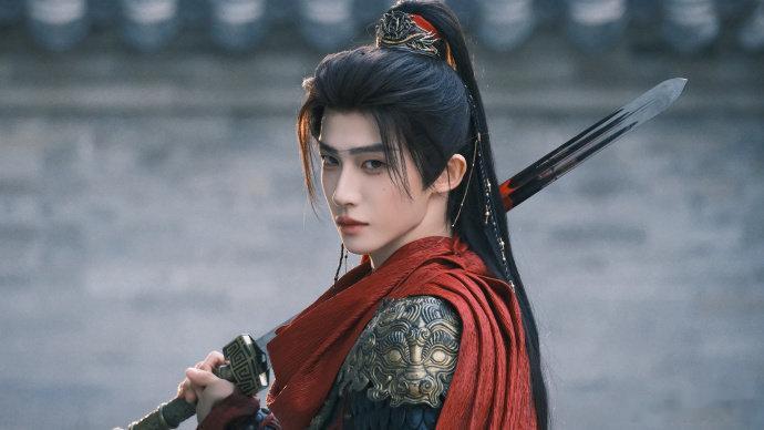 刘宇三国恋少年将军 琅琊古城金甲闪耀，刘宇的少年将军名不虚传！1600℃打铁花铺