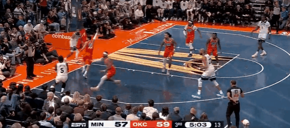 亚历山大抢爱德华兹该顺畅了，堪比昨日东契奇抢哈登




亚历山大防守很出色，攻