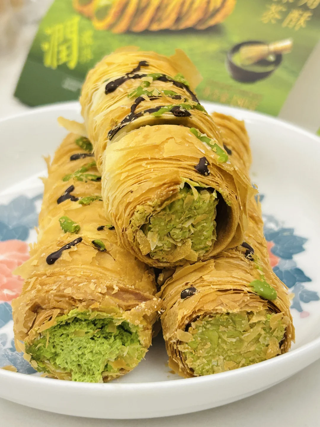 盒马烘焙新品,一口沦陷春天！