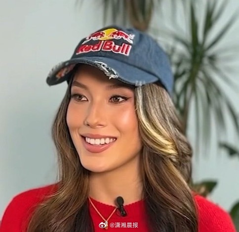 【#谷爱凌亮相旧金山新年游行#，现场观众：本人又高又美，#谷爱凌罕见童年照曝光#