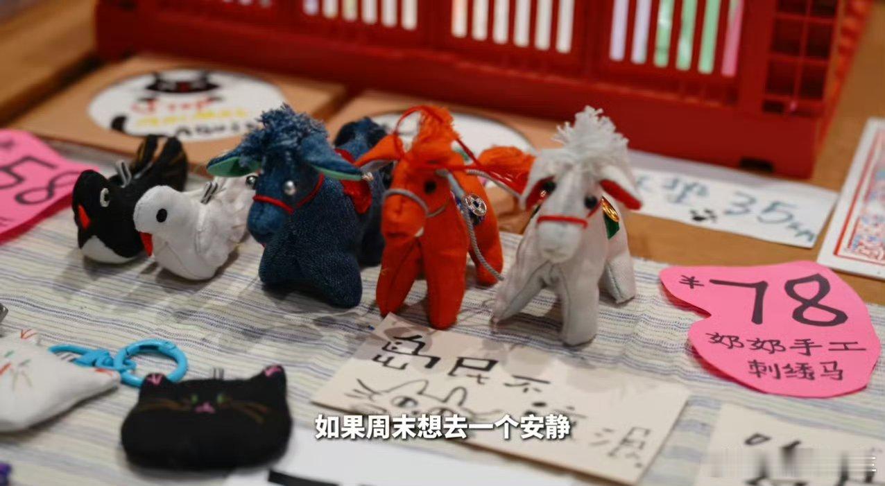 艺术家齐聚青岛艺术书展青岛艺术书展喊你来打卡啦 现在读书成了很多年轻人奢侈的活动