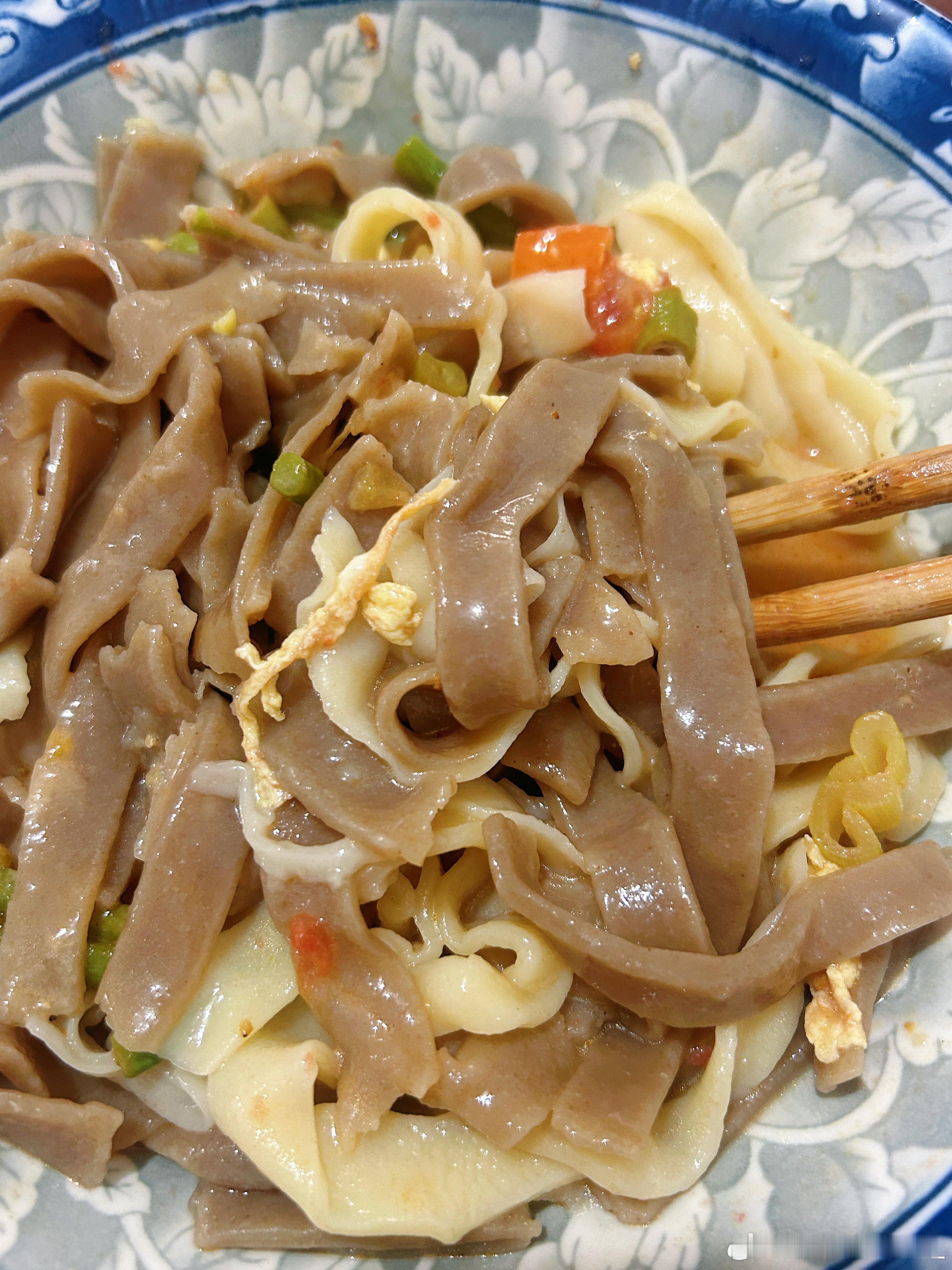今日午餐~久违的红薯面条🍜 