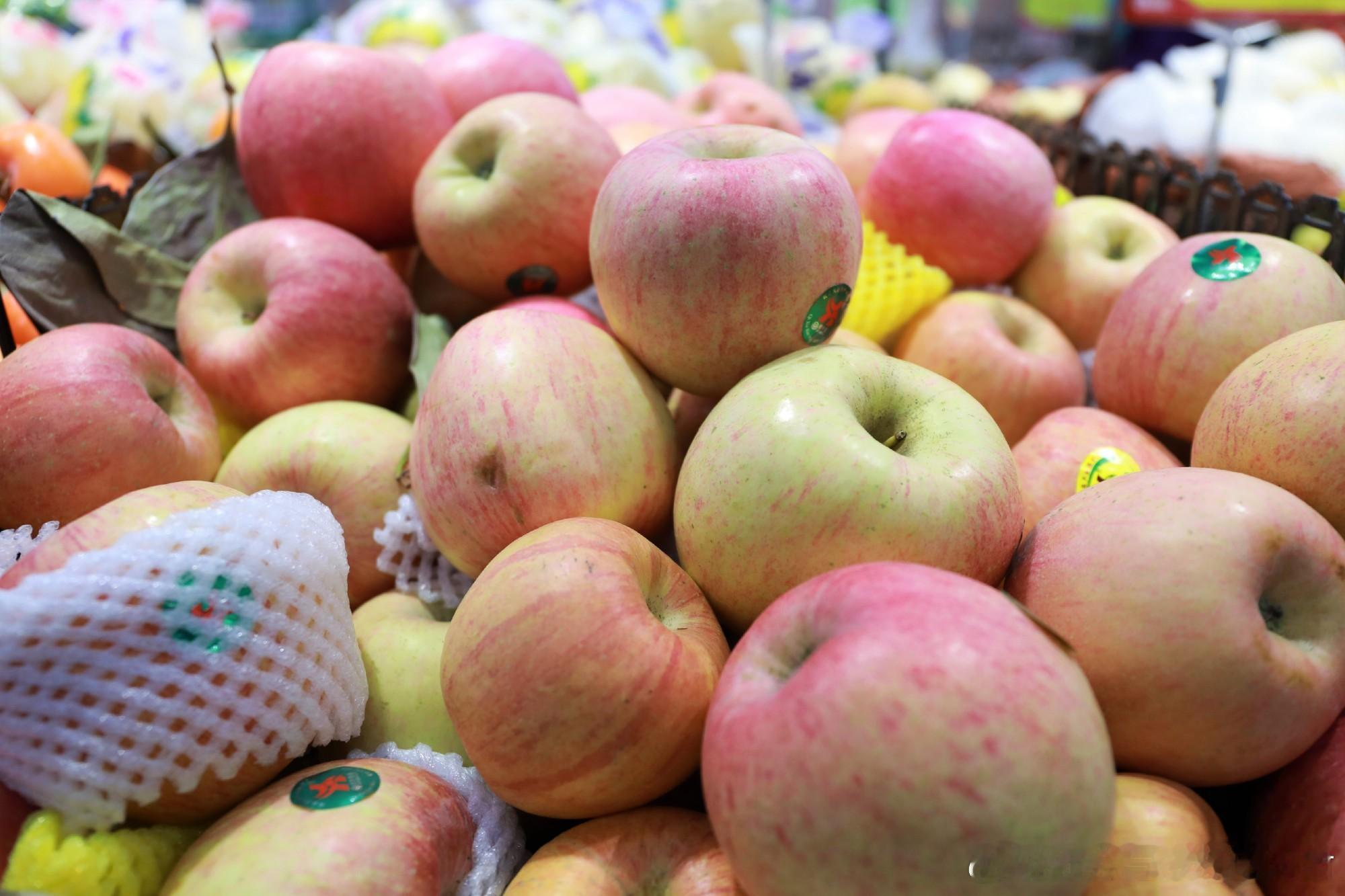 阎肃观察肃言肃语 【原来喝苹果水有这么多好处】这样煮苹果水养生又瘦身 苹果水是中