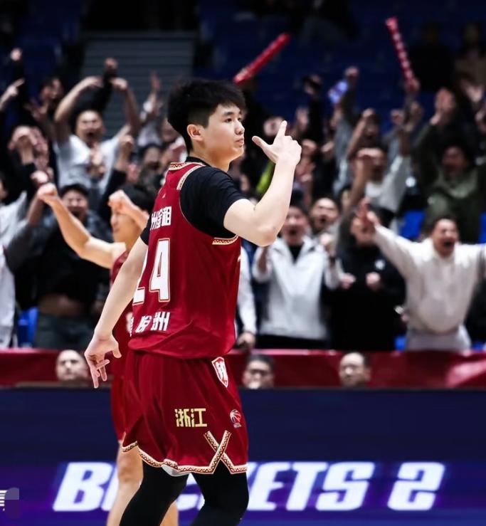稠州季前赛两大惊喜！维塔尔7投6中狂砍31分，李悦洲亚运后蜕变

    稠州季