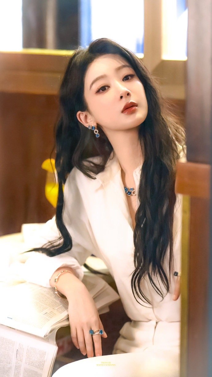 杨紫玉兰花开君再来 💜杨紫董竹君 太极生两仪 两仪生四象 四象衍八卦 八卦衍万