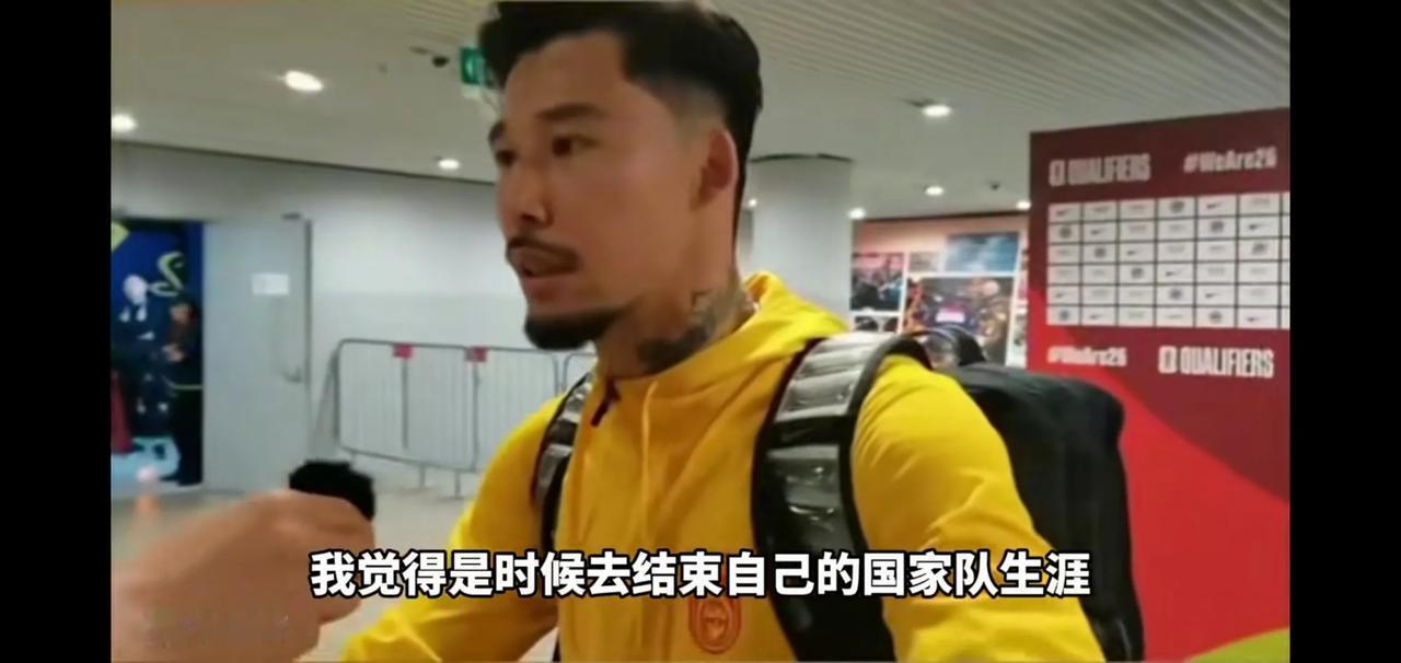 我就不明白：张琳芃35岁高龄了，历任主教练都重用他，稳坐后防中坚，还是队长，昨晚
