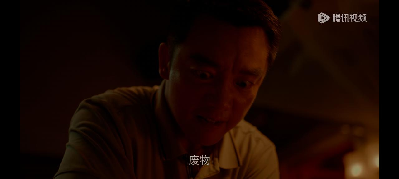 《重影》腾讯视频X剧场上新
一场没有尸体的悬案，一场没有终点的逃亡，故事发生在北