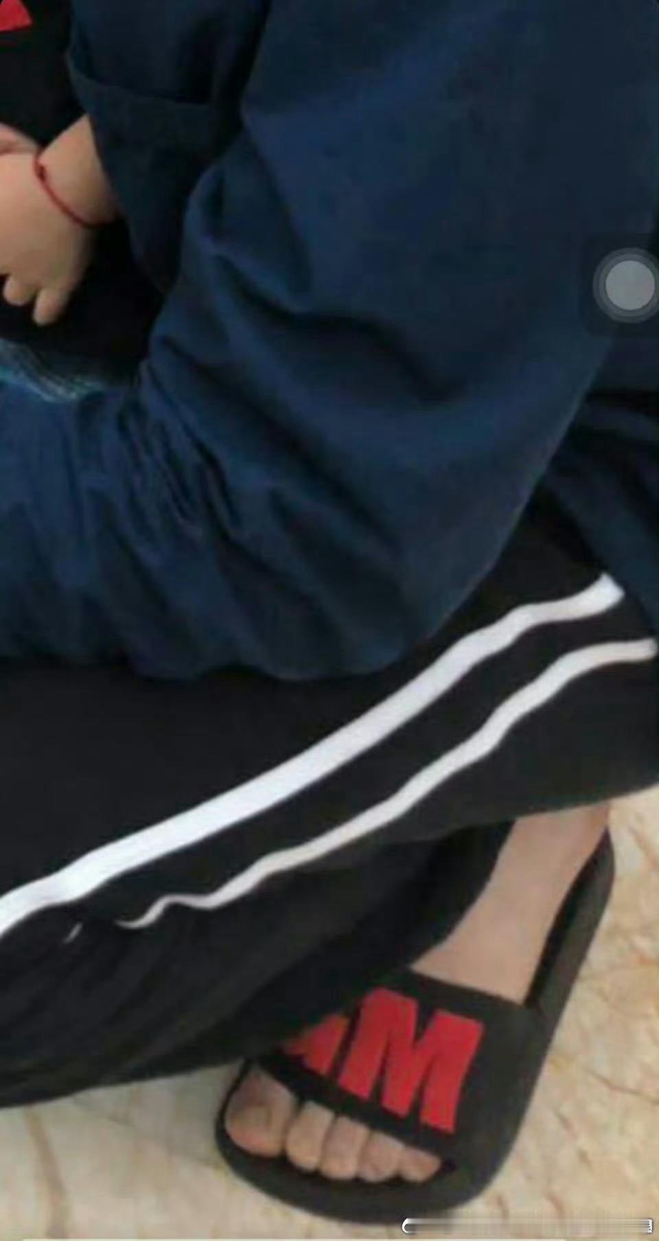 饱包这个脚丫真好看！ ​​​