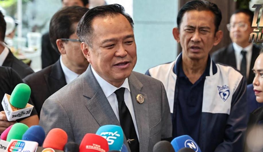 泰国总理这次俄美答应美国人的调停，目的很明确，不把洪森父子打垮不罢休。阿努廷不想