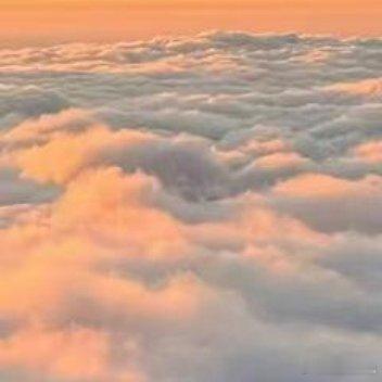 风景治愈心灵，拍下这一刻，让美好常驻心间。云海