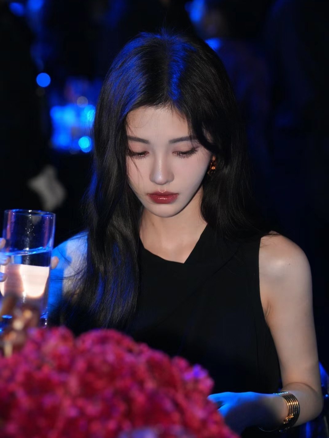 鞠婧祎 jjy鞠婧祎glass三周年盛典 jjy鞠婧祎 “是初遇时的悸动，是一次