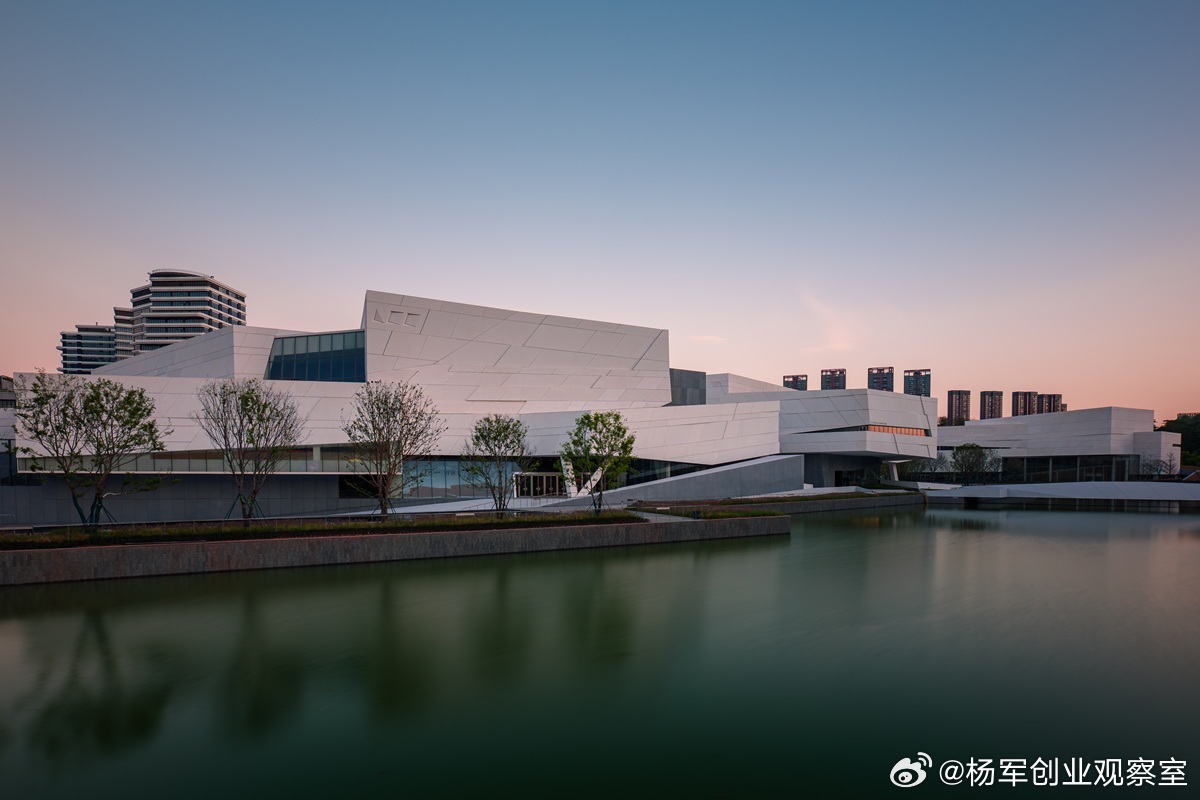 财务尽调的核心：先懂生意，再看数字1.投资本质是买入优秀商业模式的公司，陪伴成长