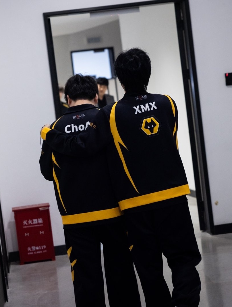 狼队第五人格[超话]  已经做的很好了爱酱[抱抱] 