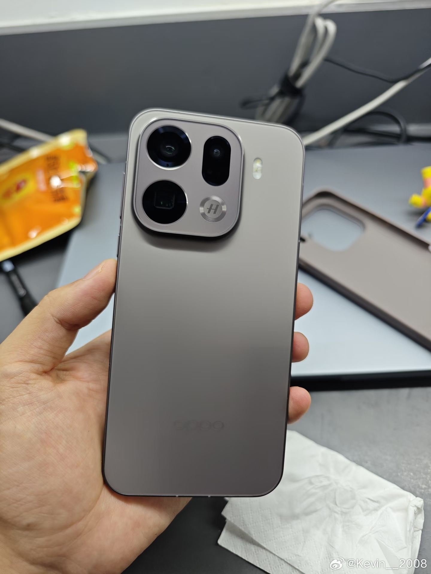 Vivo和OPPO这样一对比大家喜欢哪个设计？ 