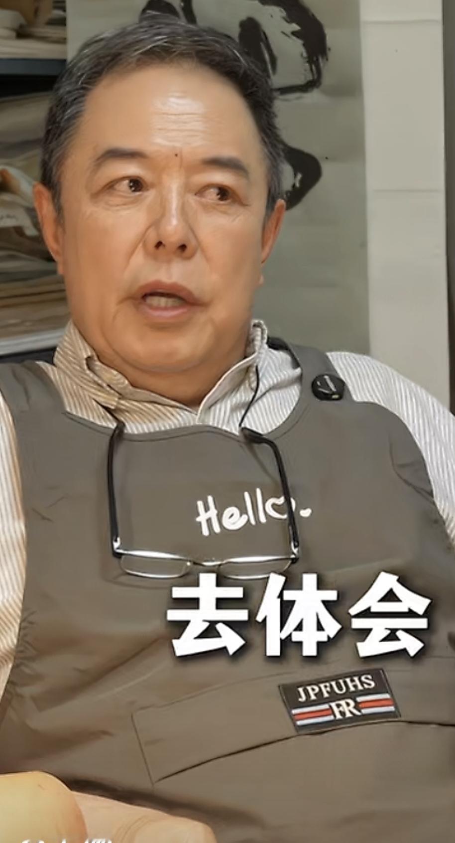 我想写就写，烦着谁了。
演员张铁林爱写字，是不是书法无关紧要，就是爱。
总有人说