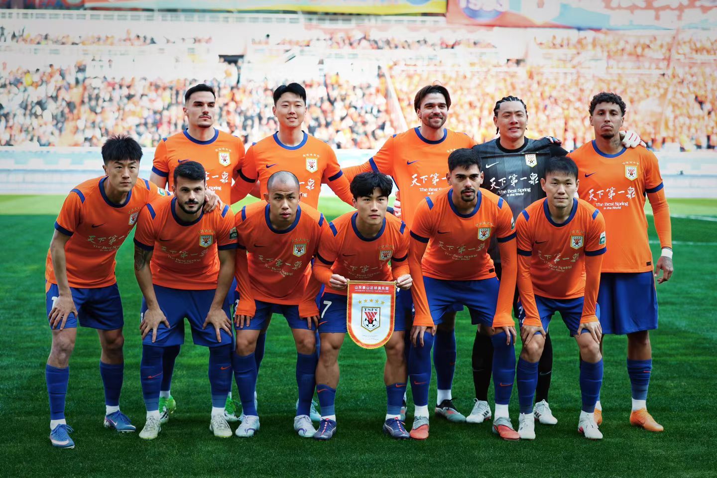 两支-6分起步的球队都取得开门红，带劲 山东泰山3比0辽宁铁人 上海海港1比2河