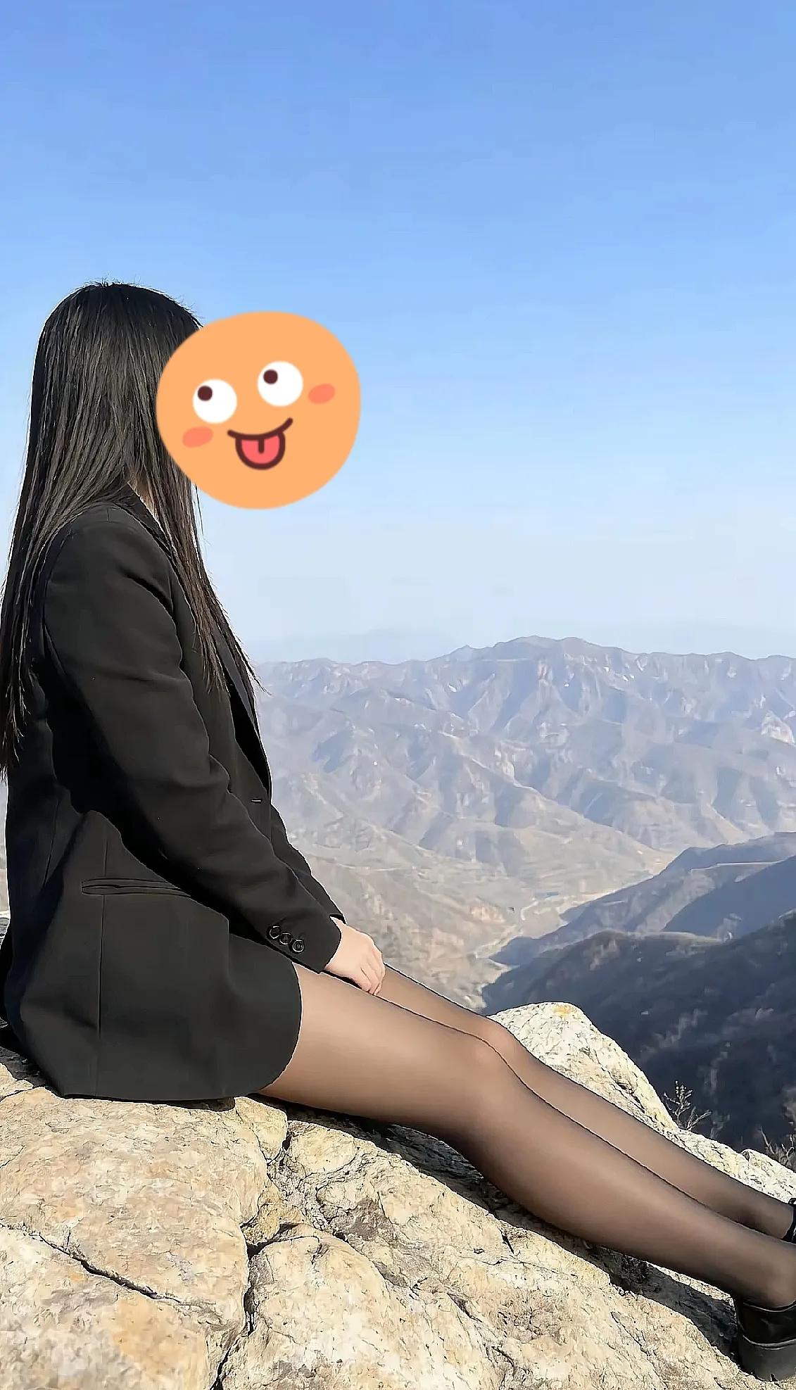 今天是个好日子呀，星期天呀

谁能借点钱给我花花？

下个月发工资就给你！！
