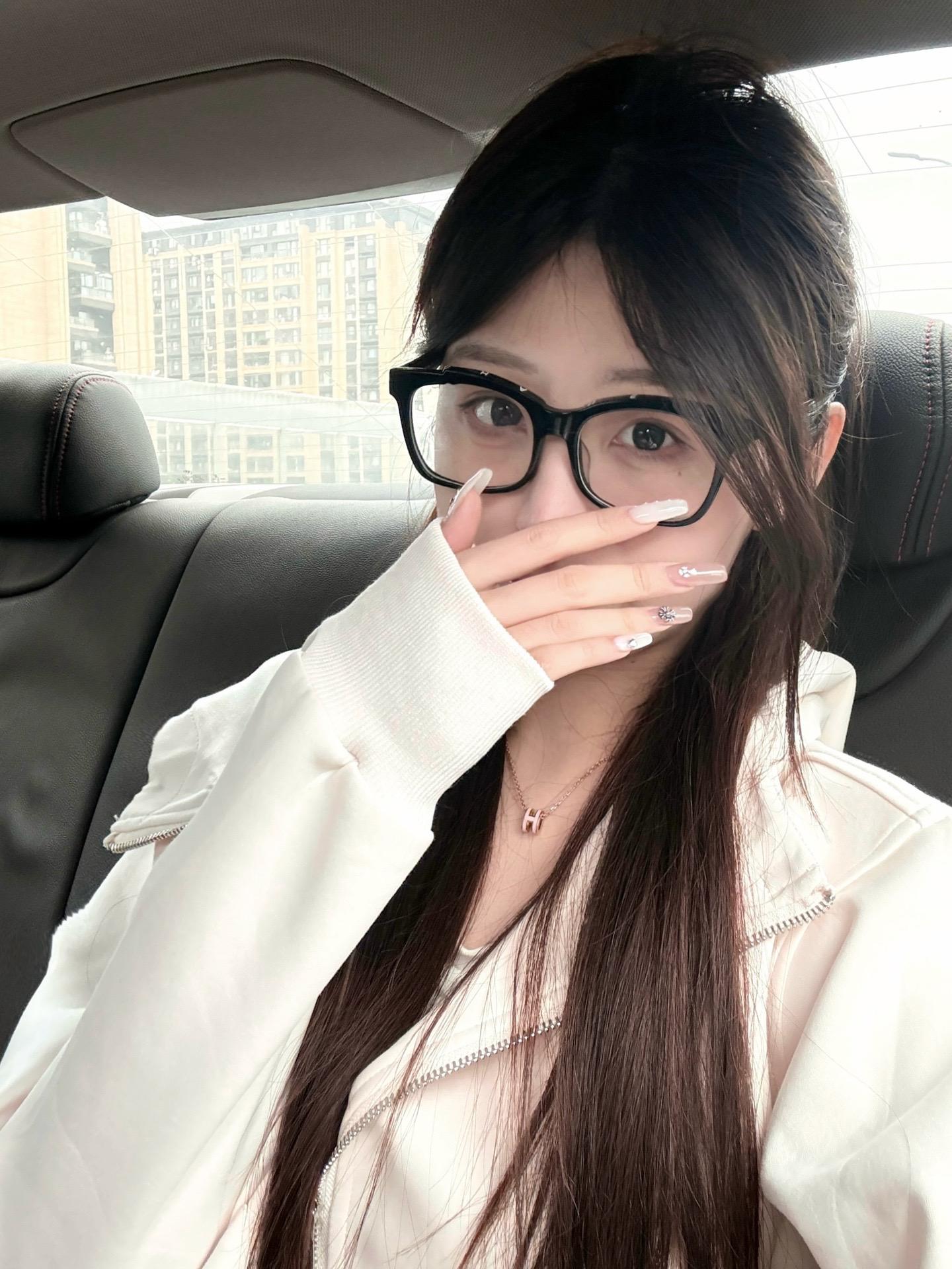 你渴望被读懂 却又什么都不说