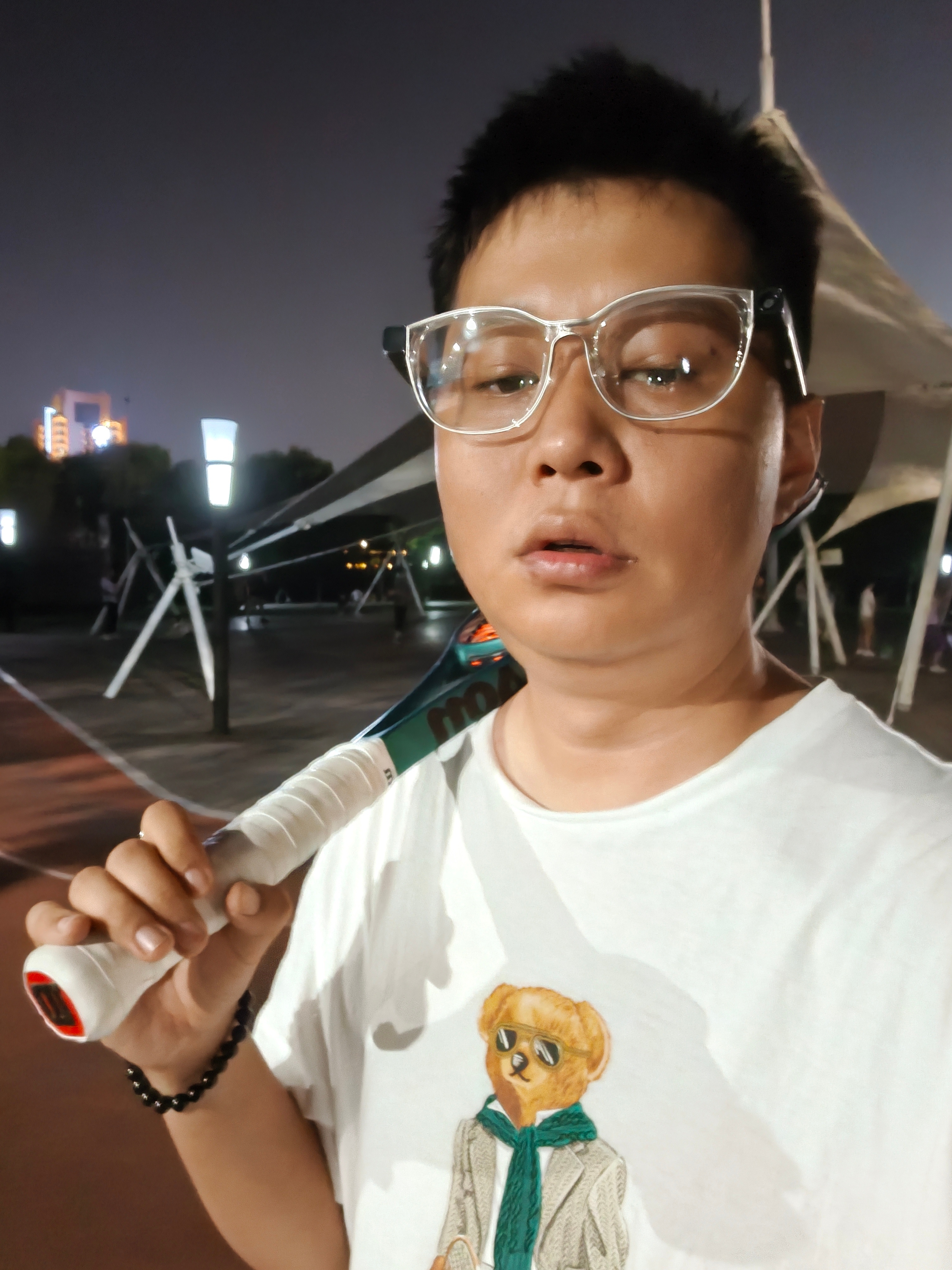 带着闪极loomos 来打个网球，试试第一视角网球。 
