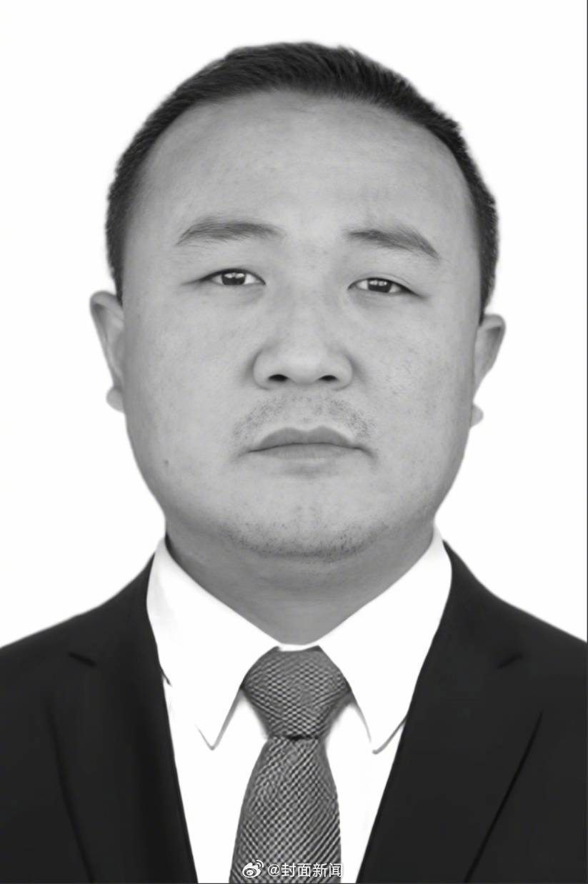 【送送他！[泪]#因救灾遇难镇长遗体告别仪式举行#】9月8日，记者从四川阿坝州黑