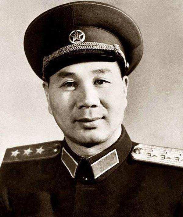 1976年7月7日，皮定均因飞机失事殉职，福州军区司令员岗位空缺长达一年多。
1