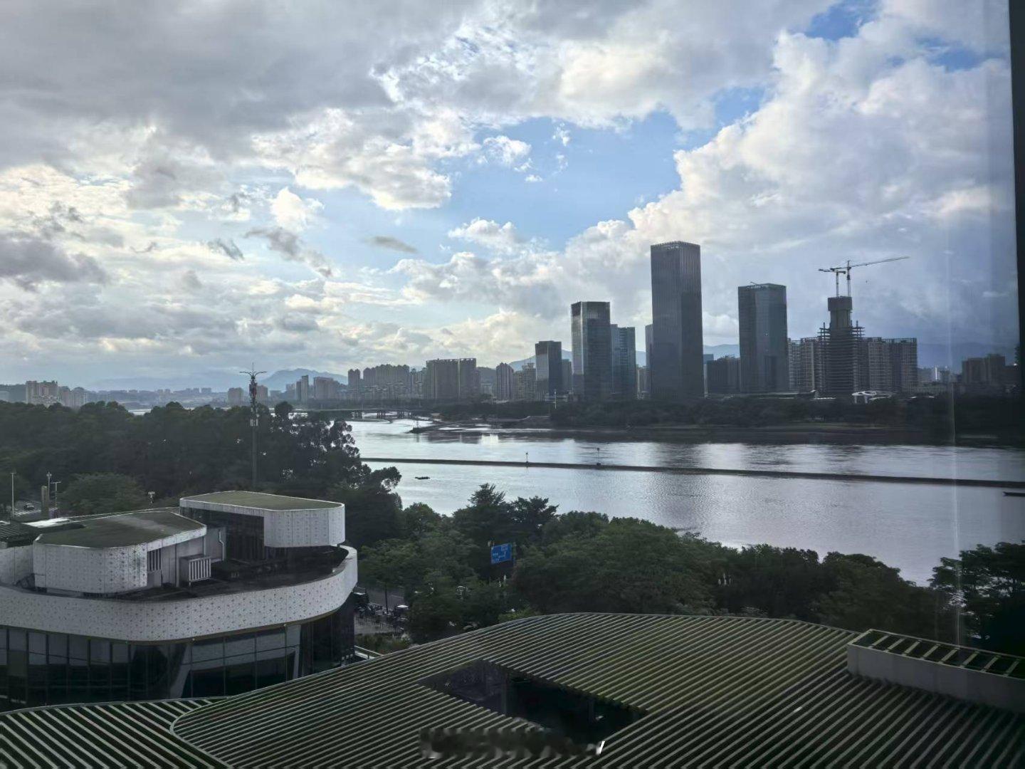核心逻辑就是赌[嘻嘻]  ​​​