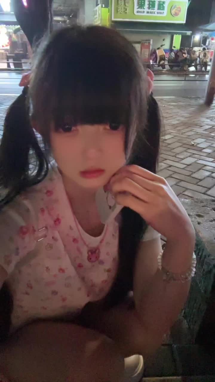 因为喜欢你 所以看谁都是情敌 希望你能明白