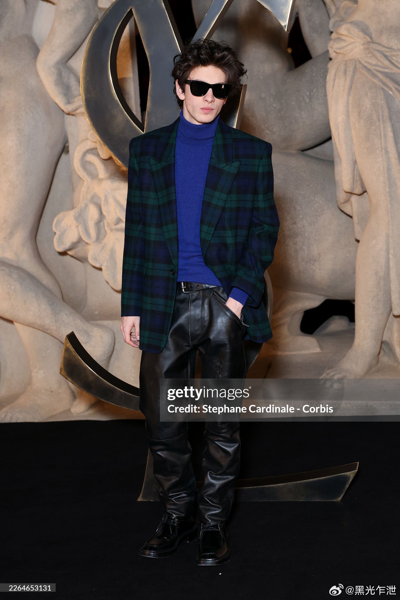 马克·埃德尔斯坦出席Saint Laurent秀场： 