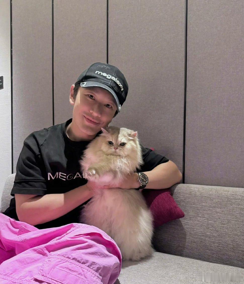 #黄晓明 追星成功#好好好，我承认我也变成小迷妹了#黄晓明[超话]# ​​​