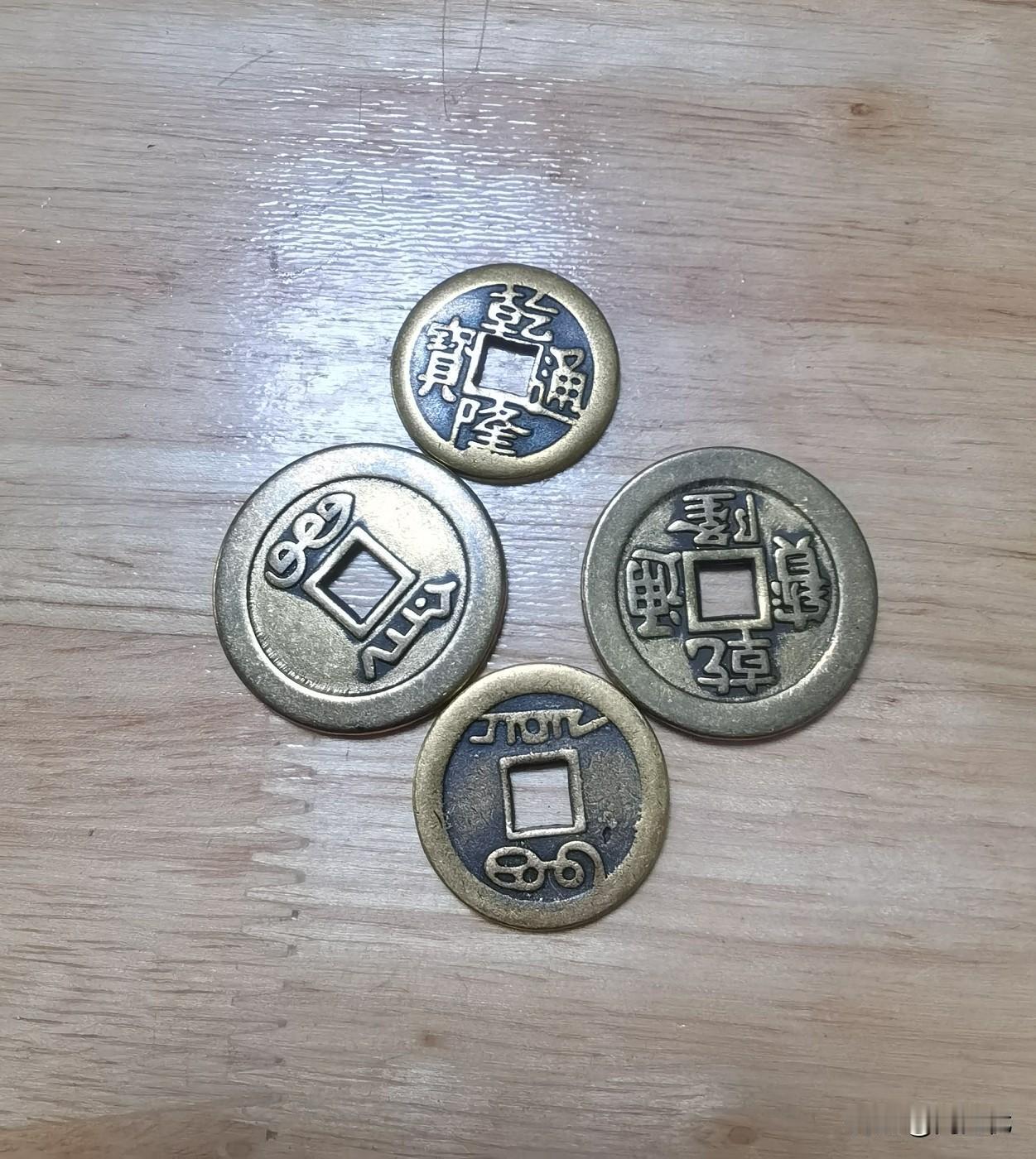 赚钱的玄学。
如果你感觉到自己赚钱的机会很少，又无能为力。
一定是你的圈子不行。