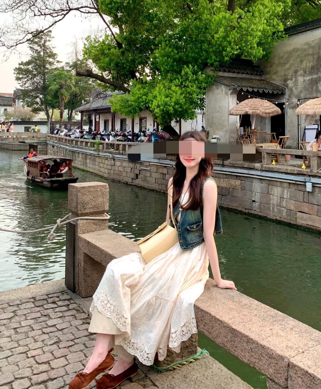 我表姐这事儿真的让人没法同情！
14年前她出轨，
非要跟姐夫离婚，扔下

10岁