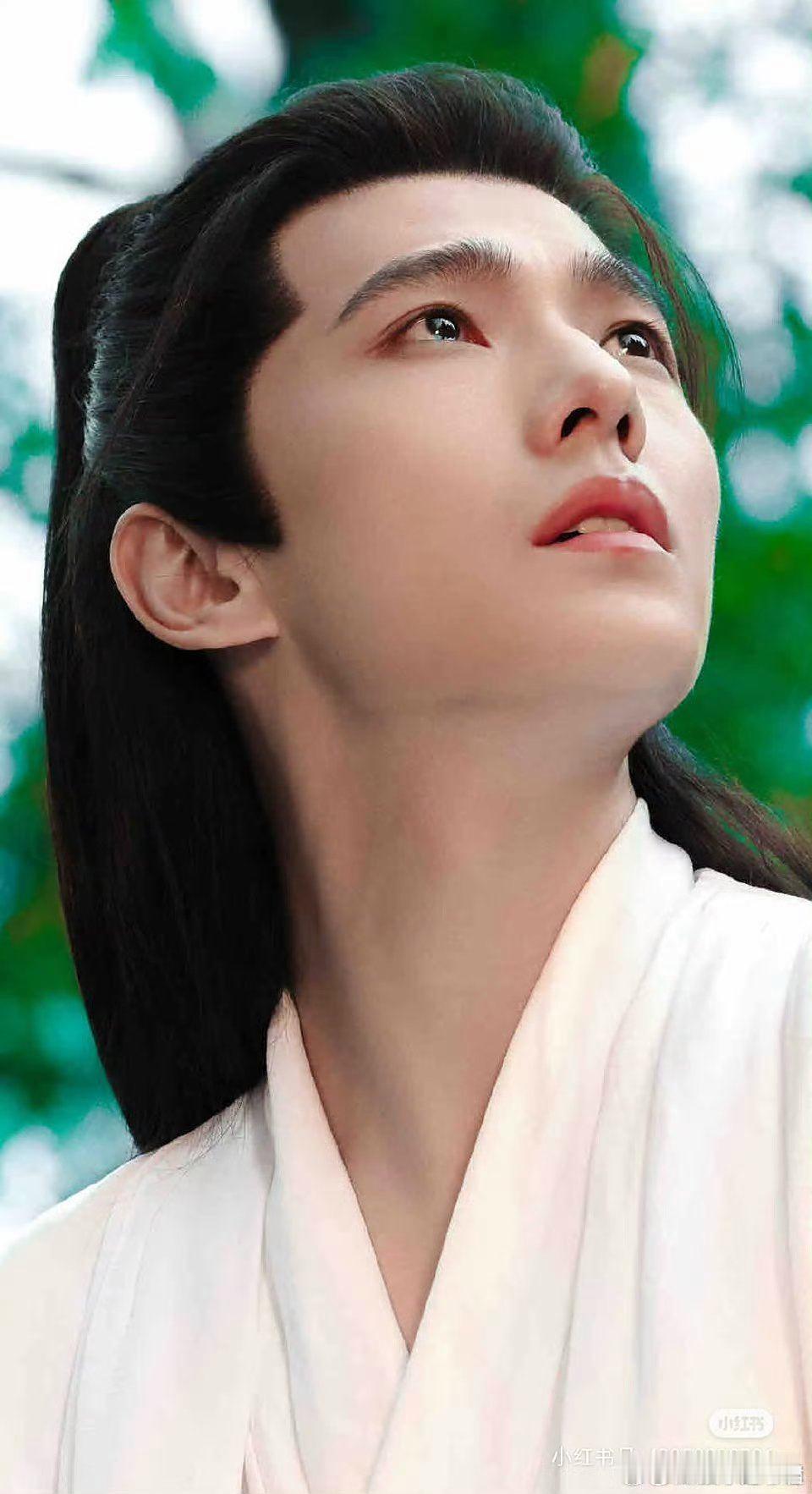 杨洋 谁说演员不能直视镜头凡人修仙传》里的杨洋眼神戏好带感，面对谁说演员不能看镜