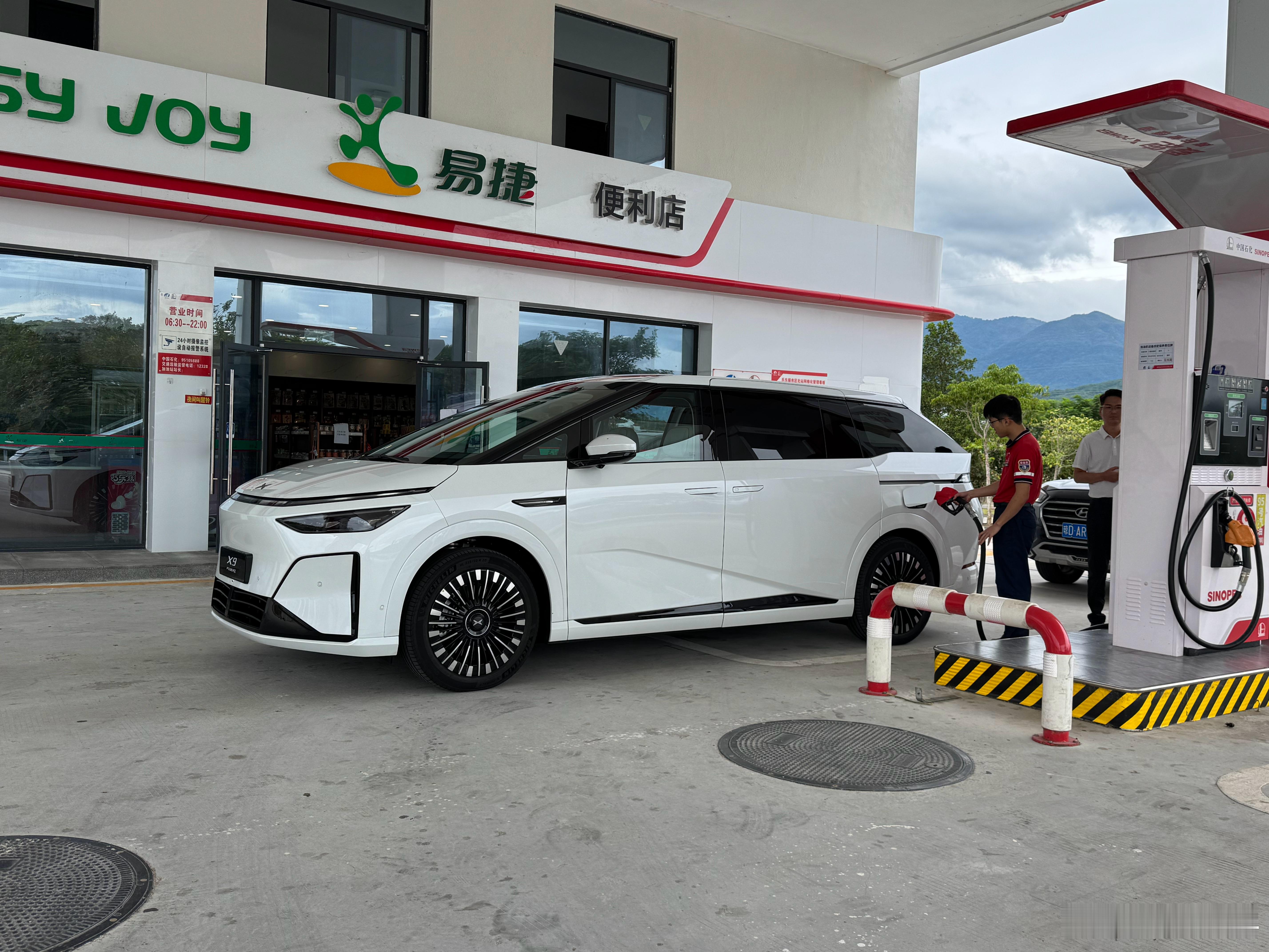 纯电续航和亏电油耗都测完了…..成绩怎么呢emmmm，小鹏X9超级增程有点东西[