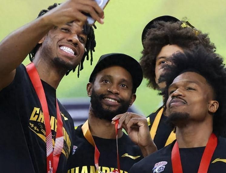 上海男篮若想拿双冠，第四外援真的不能换

本赛季CBA常规赛第一阶段结束后，上海