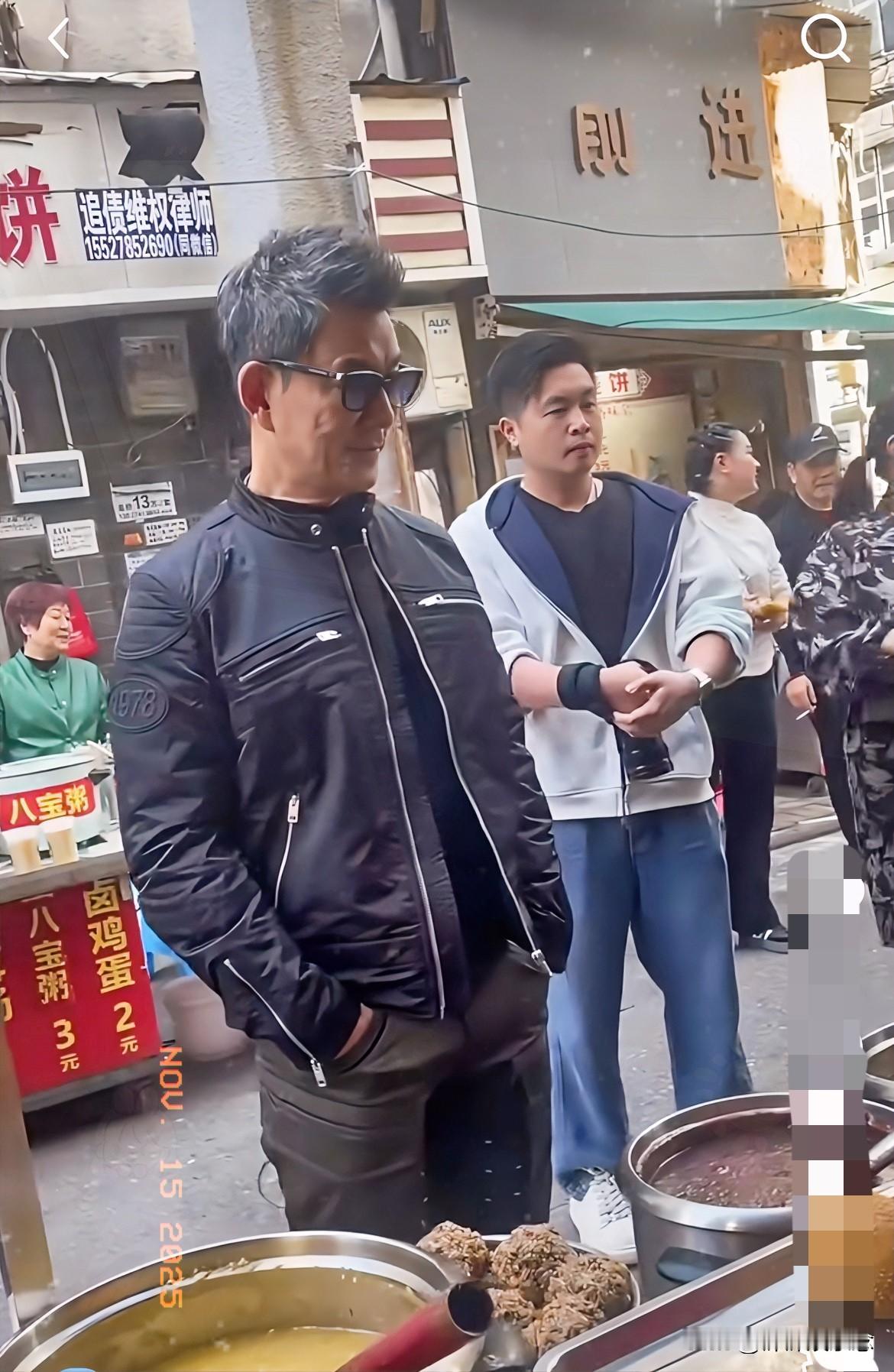 血脉这东西真神奇！

任贤齐在台湾长大，

却活成了武汉人的模样……

97年他