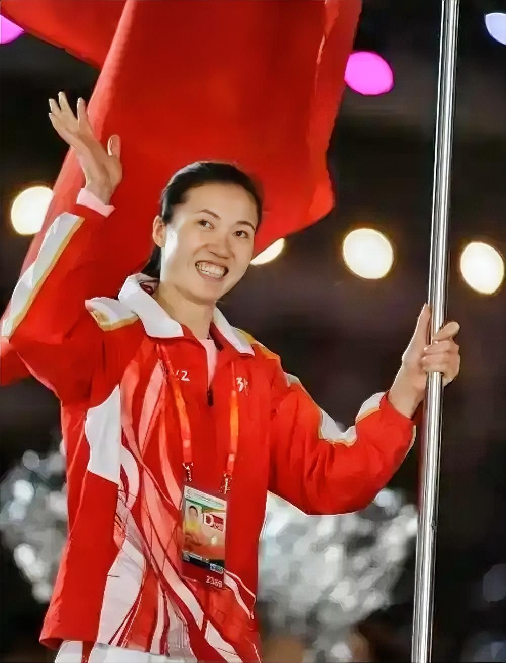 太佩服了！47岁女排奥运冠军周苏红，官至正厅级再婚13年，至今仍带着现任丈夫曹红