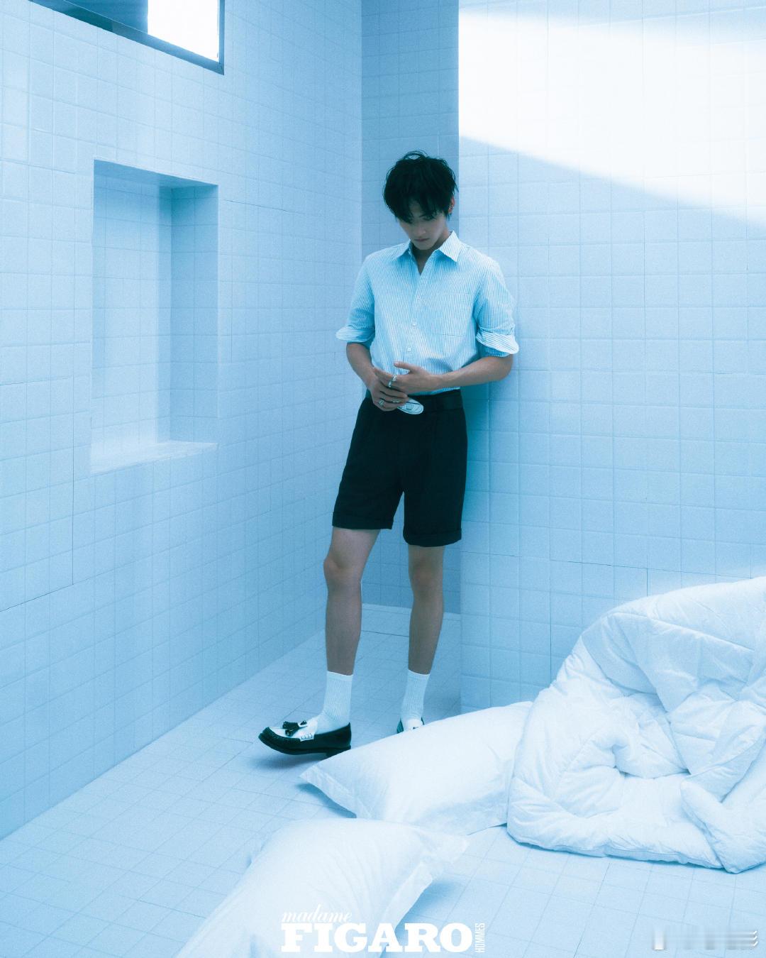 周柯宇炽夏肆意张扬的少年气周柯宇湿发笑好阳光仿佛是夏日里的一阵清风，清爽治愈，让