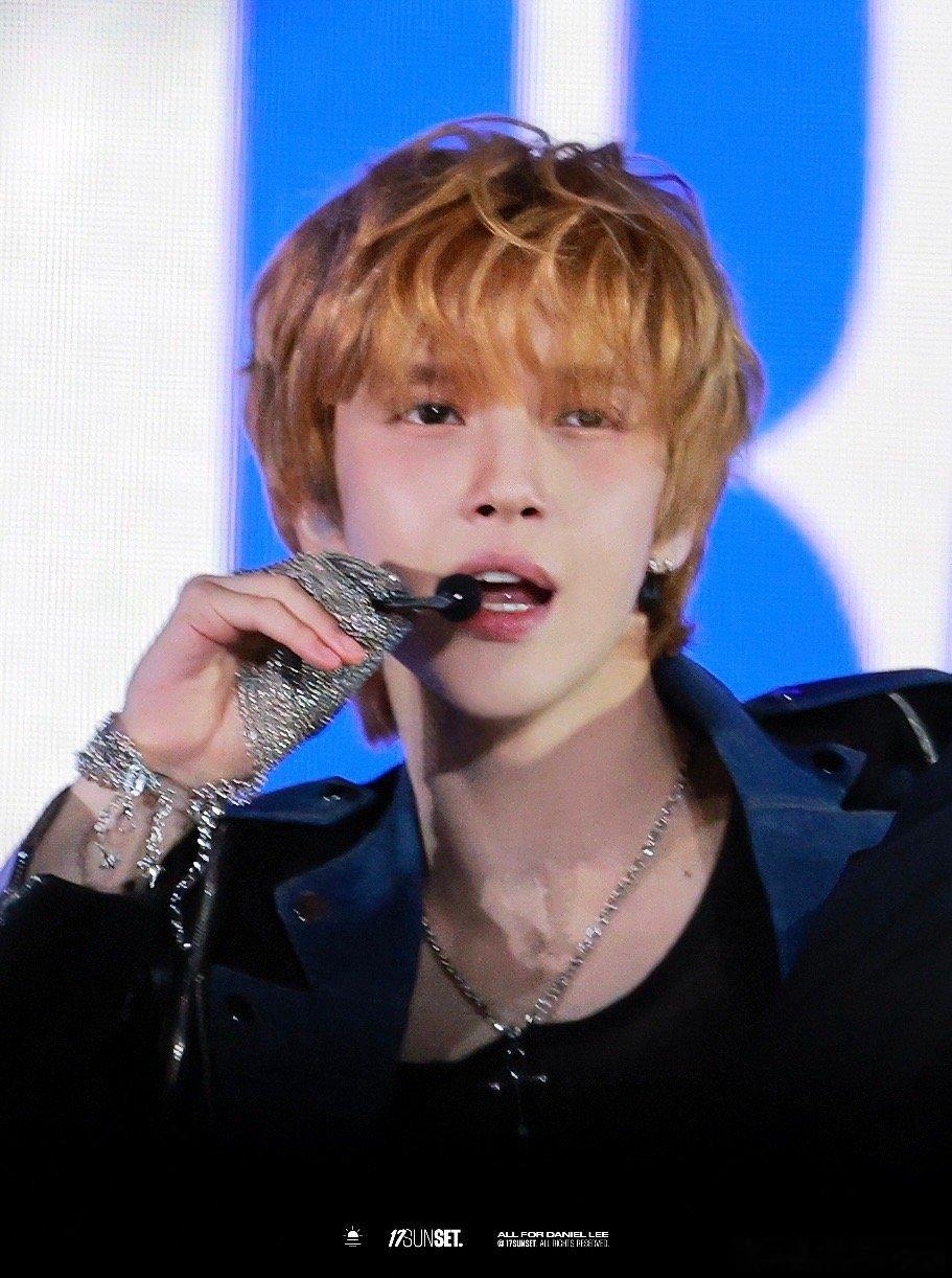 Danieldaniel 🦁daniel混血神颜主舞 奔向美好吧，不好听的话就