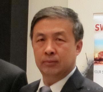“晚一秒就万劫不复！中国该立刻向美国低头，交出发展权才能保命！”很多人现在再回头