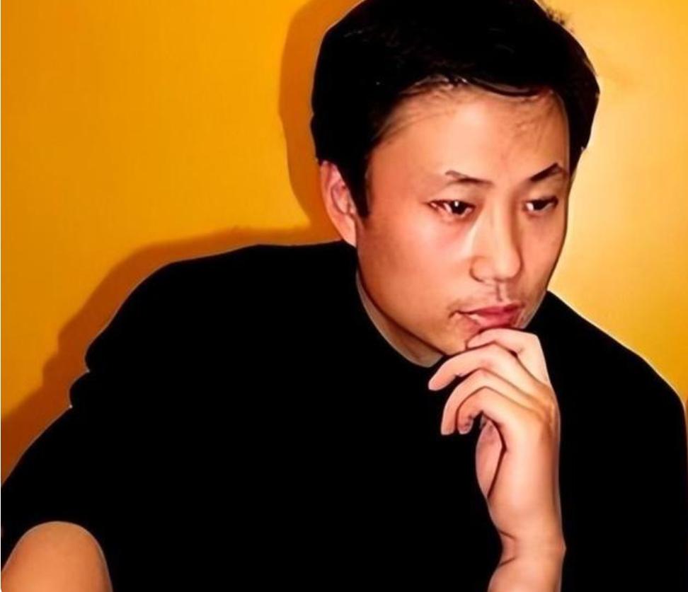 与前妻离婚另娶，二婚媳妇却成病秧子，如今54岁耿文华后悔了吗？
娱乐